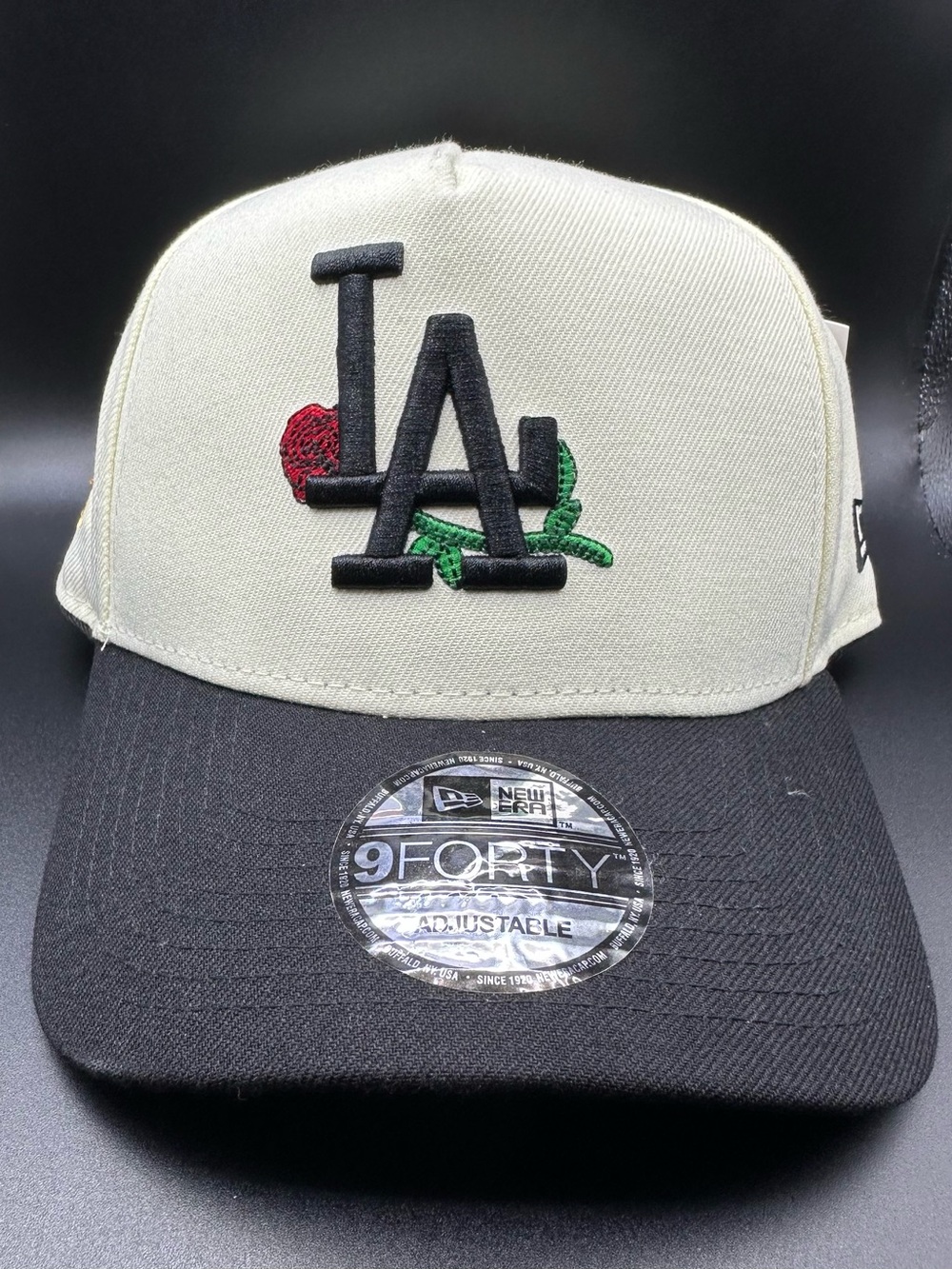 New Era 9FORTY LA Dodgers Two-Tone SnapBack hat - Cream & Black - B Grade